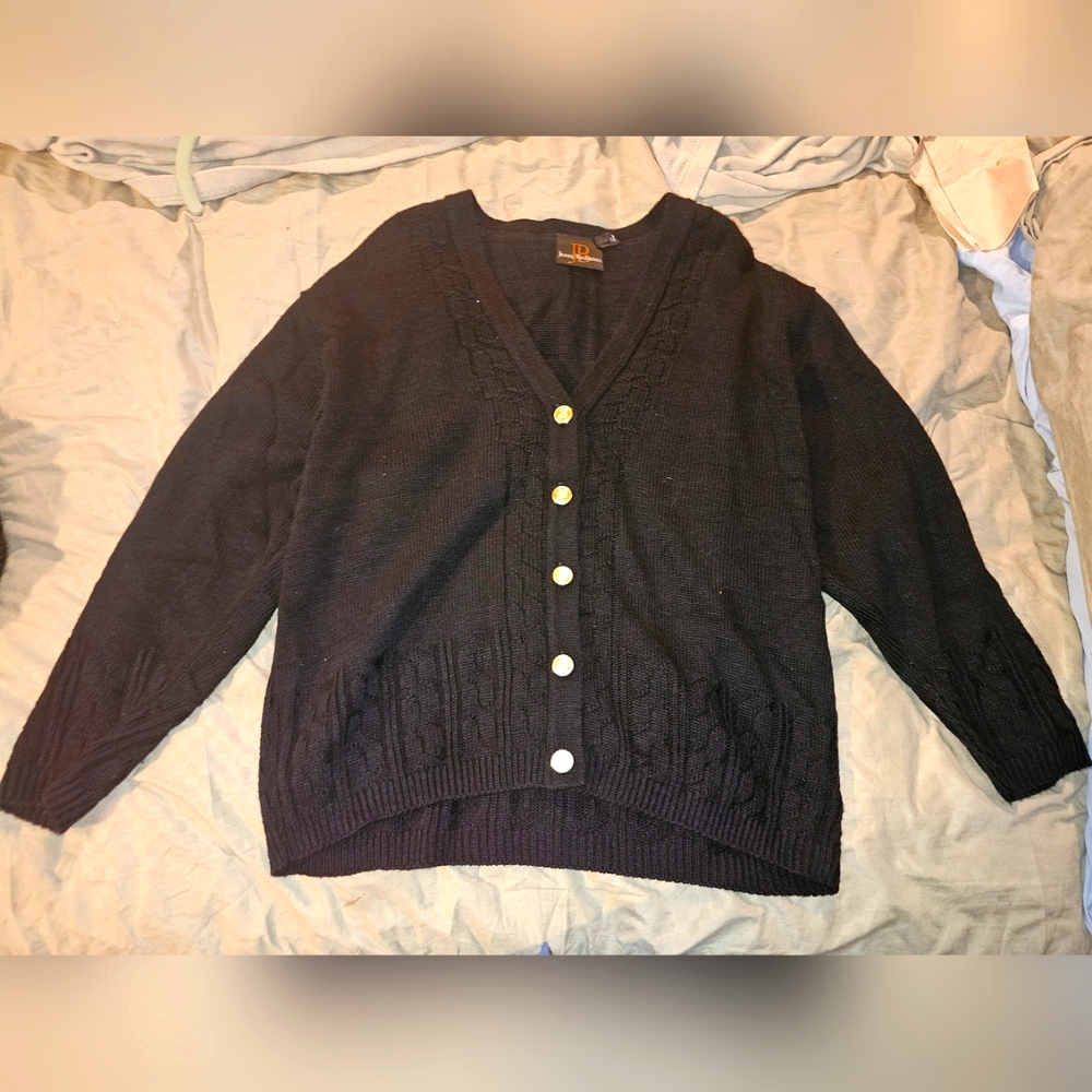 Jenny Buchanan large black button-down sweatshirt.